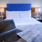 Hotel The 3*
