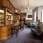 Hotel The 3*