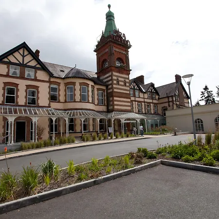 Hotel The 3*