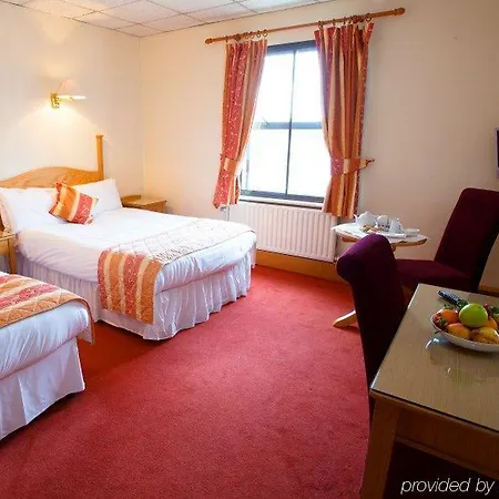 Hotel The 3*