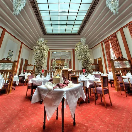 Hotel The 3*
